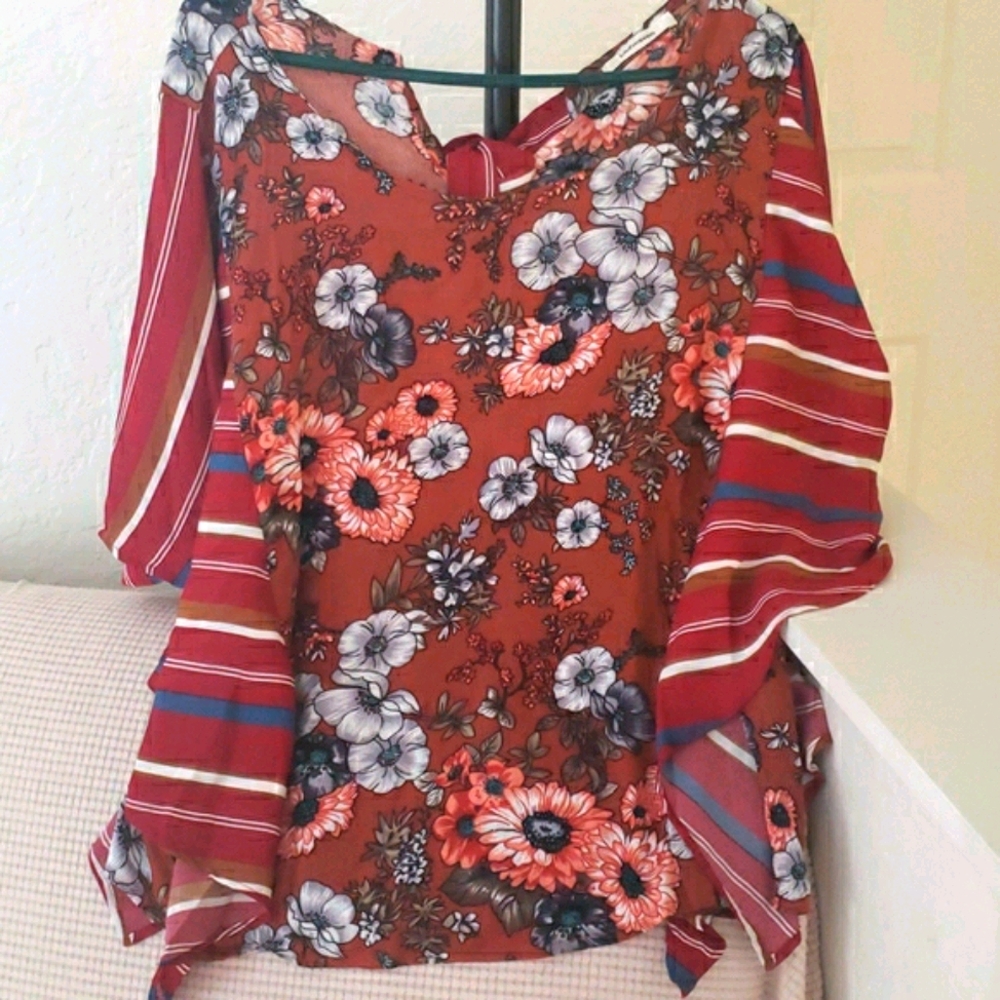 ♥️New UMGEE Floral/ Stripe Blouse - Picture 14 of 16